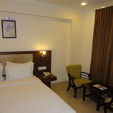 Hotel Budhil Park Visakhapatnam Buitenkant foto