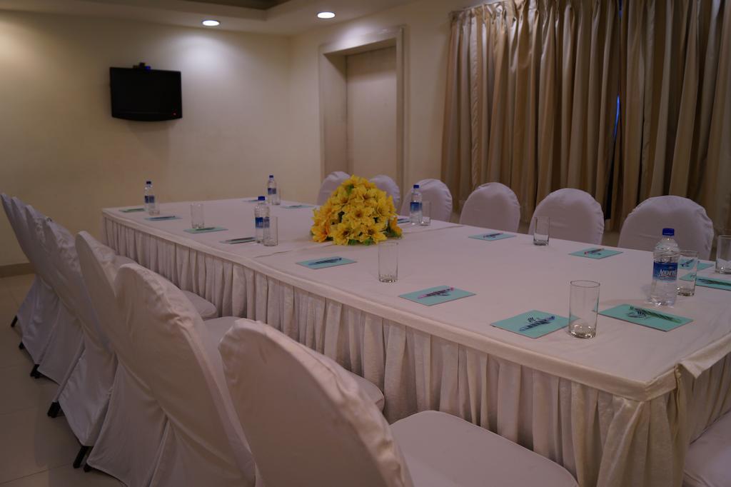 Hotel Budhil Park Visakhapatnam Buitenkant foto