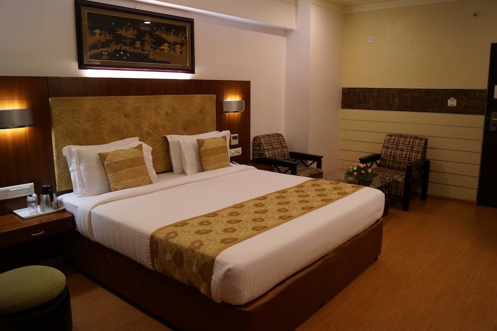 Hotel Budhil Park Visakhapatnam Buitenkant foto