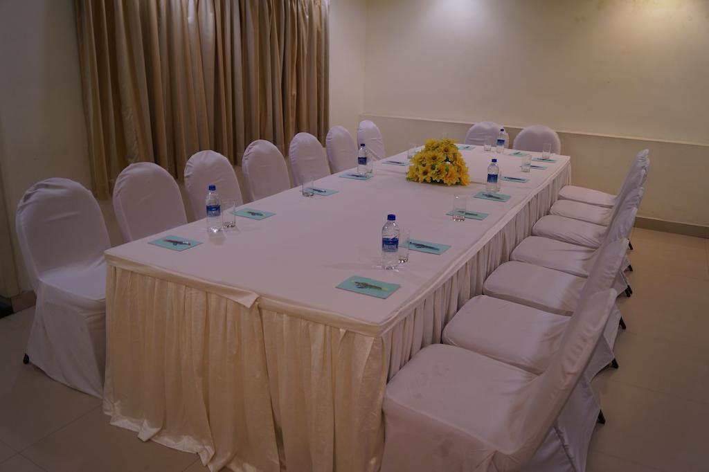 Hotel Budhil Park Visakhapatnam Buitenkant foto