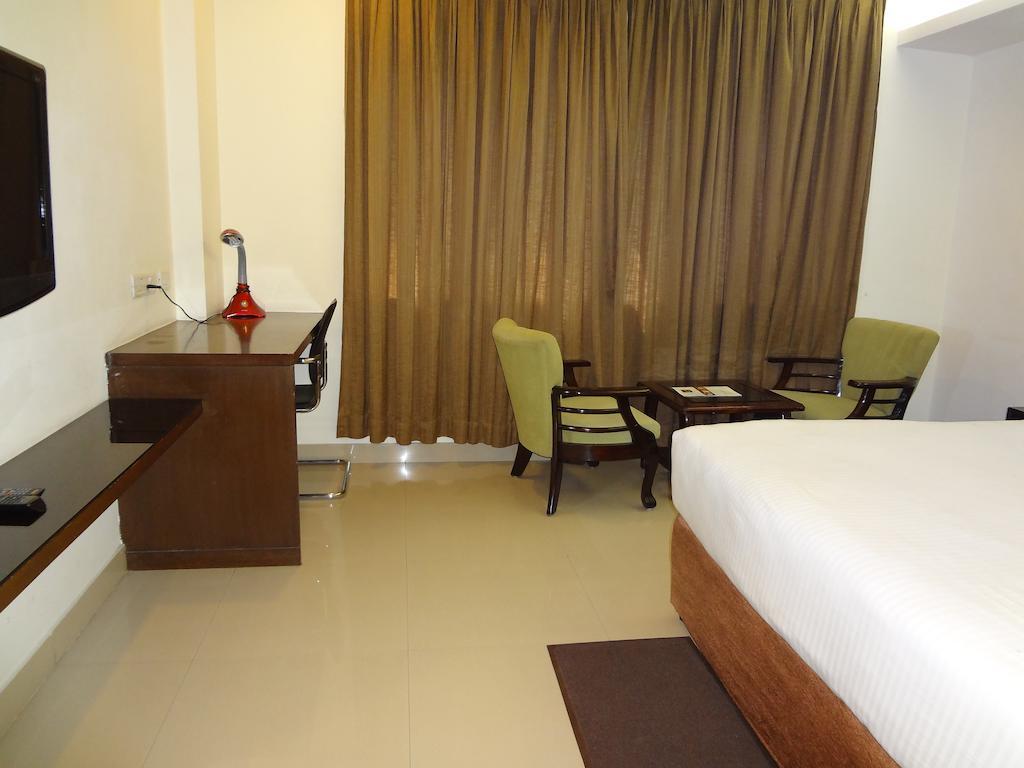 Hotel Budhil Park Visakhapatnam Buitenkant foto