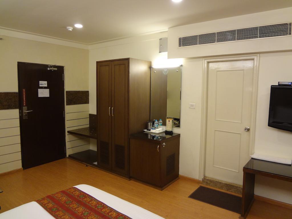 Hotel Budhil Park Visakhapatnam Buitenkant foto