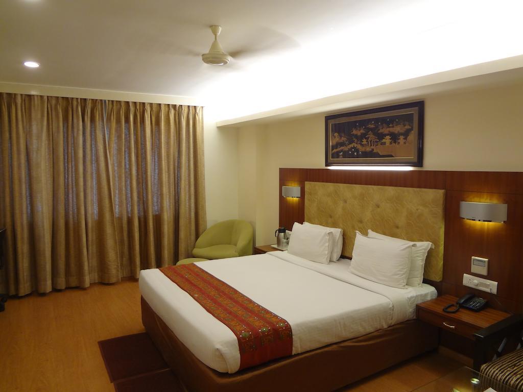 Hotel Budhil Park Visakhapatnam Buitenkant foto